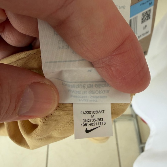 Nike 2022/23 Chelsea Away Authentic Soccer Jersey Gold Dri-fit Men’s M NWT - Picture 12 of 15